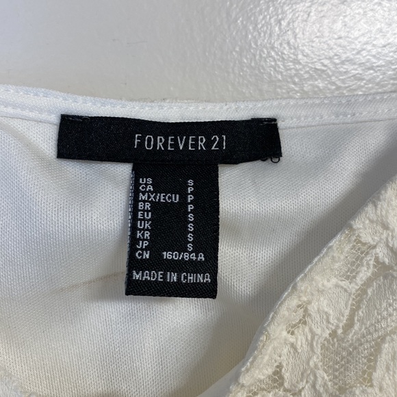 Lace button crop top - Picture 5 of 5